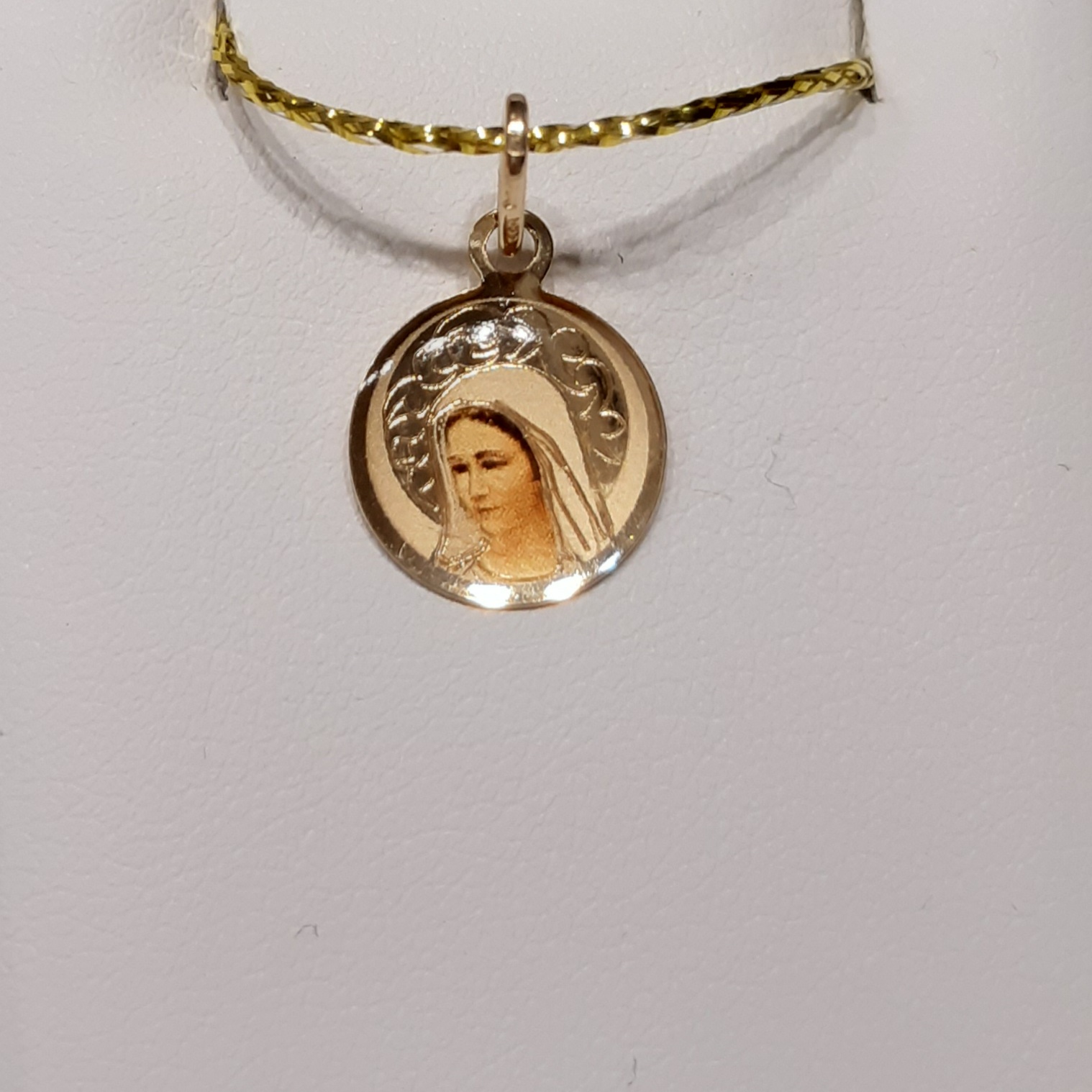 přívěšek zlatá madona JH 06