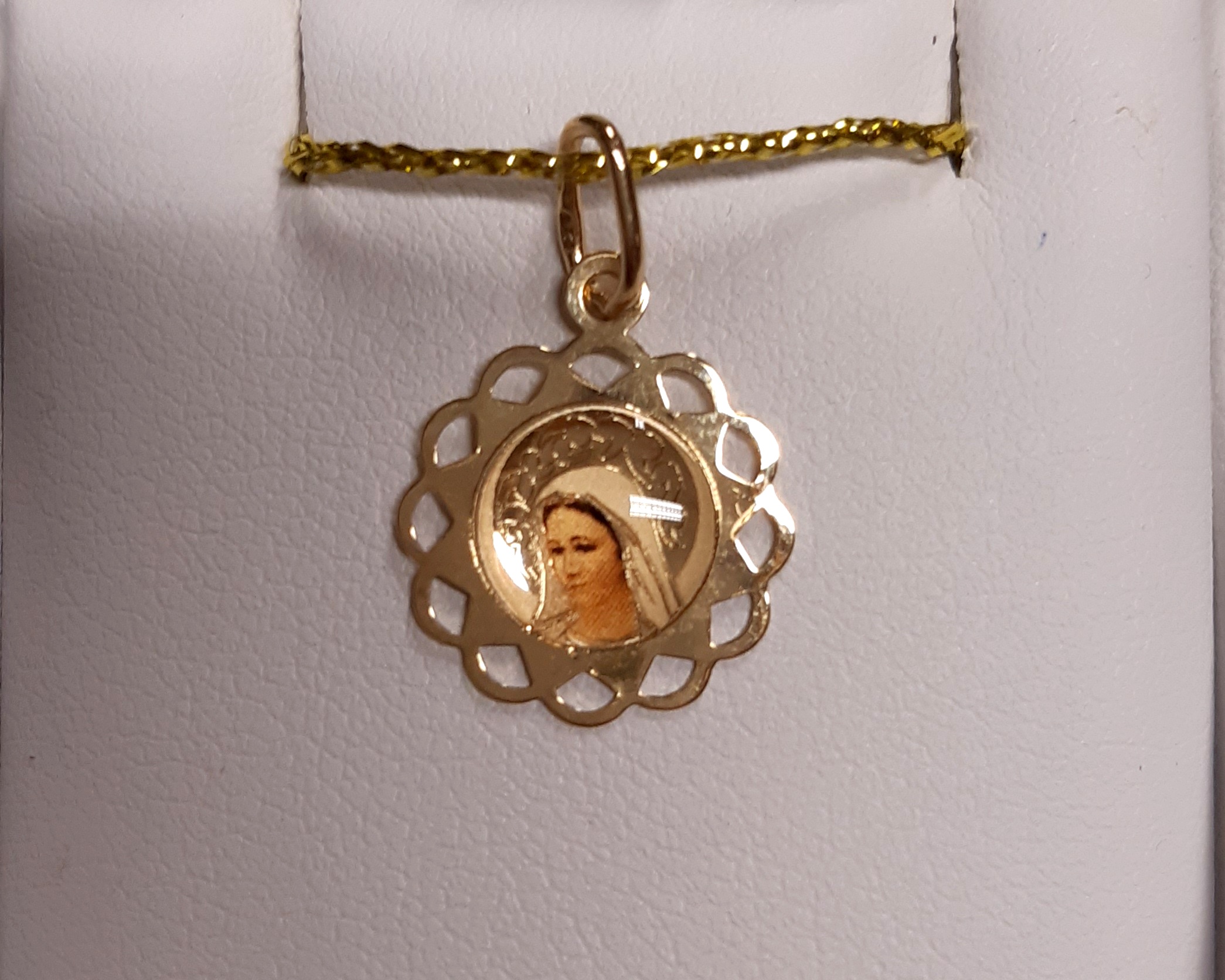 Zlatý přívěsek madony JH 30