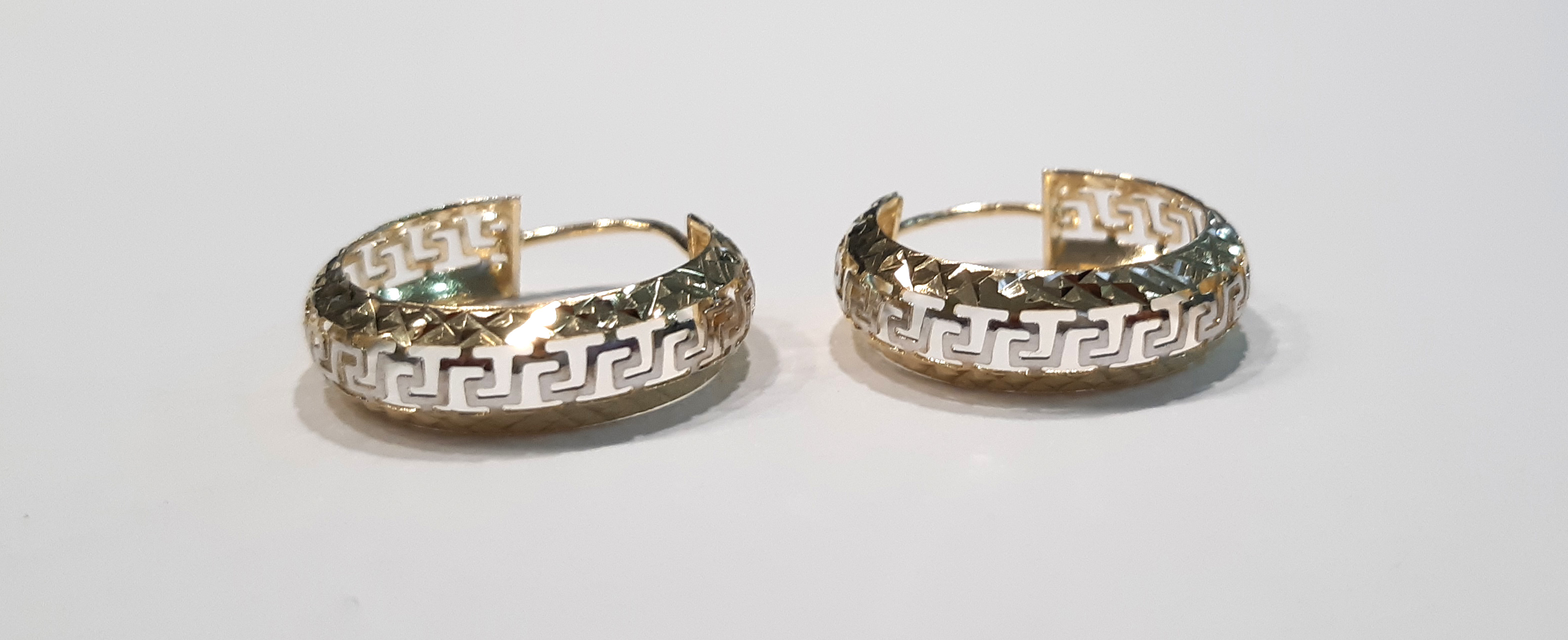 zlaté náušnice kruhy s egyptským vzorem 23 mm
