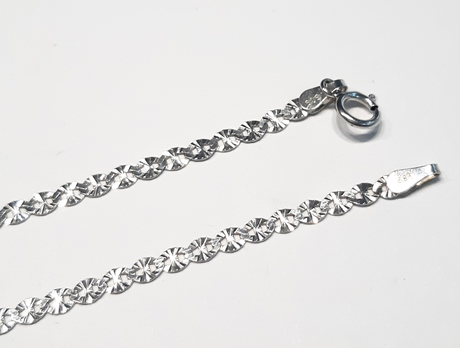 řetízek z bílého zlata, š. 3mm, délka 45 cm