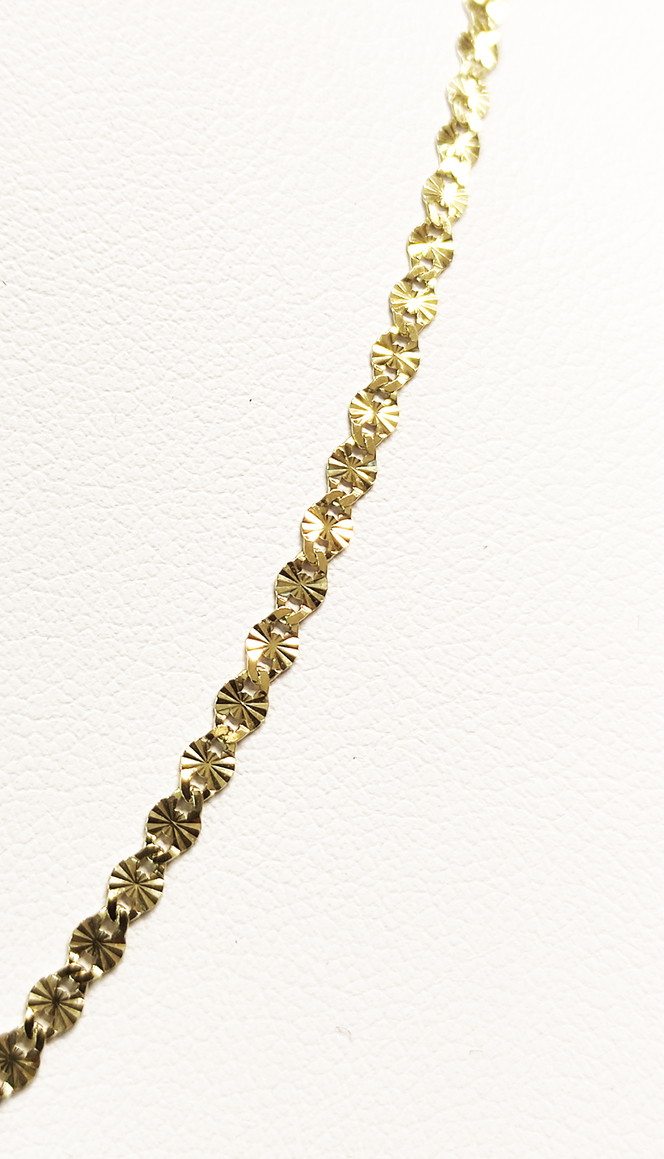 Zlatý řetízek rýhovaný délka 45cm, š. 2,2 mm 