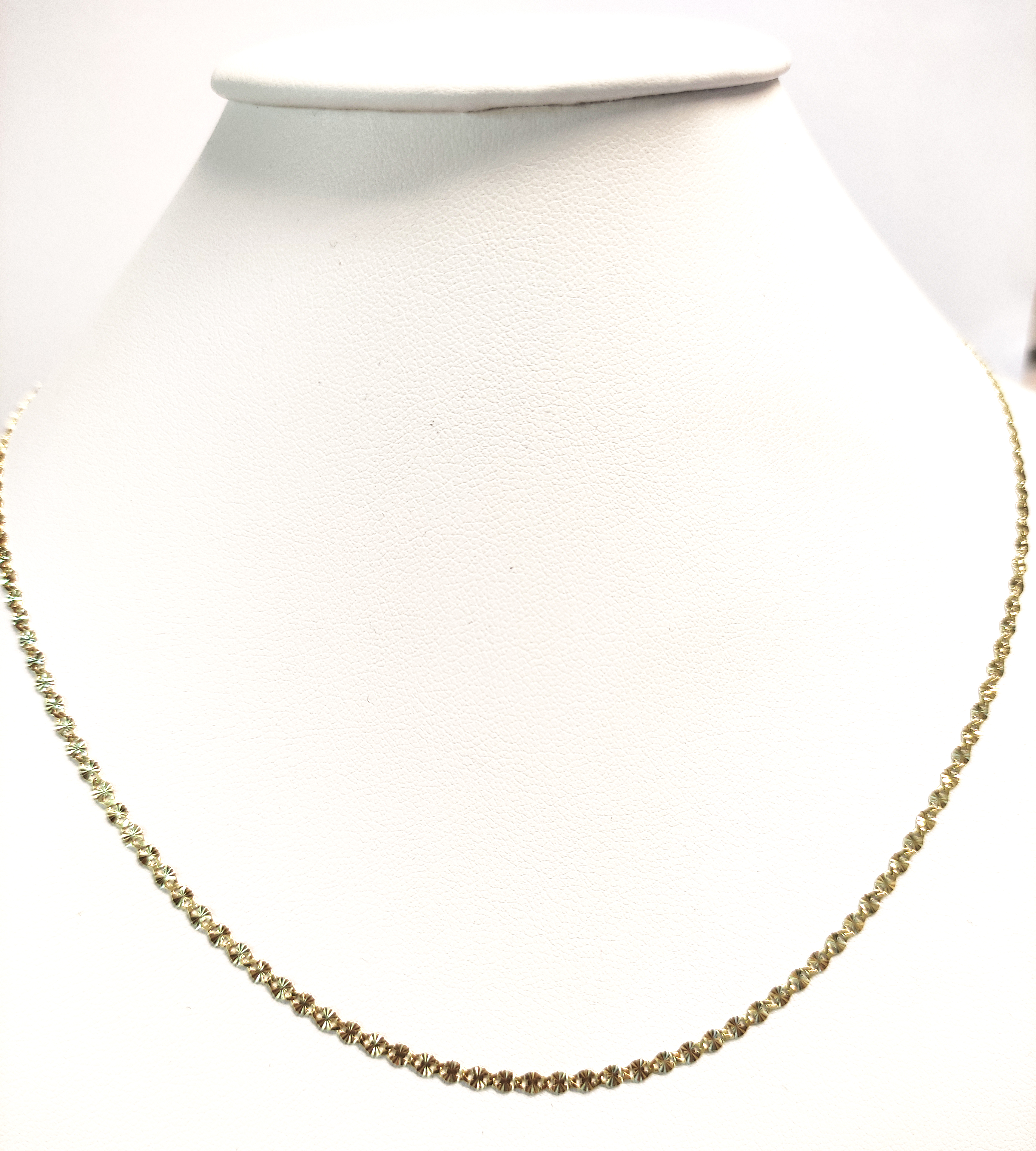 Zlatý řetízek rýhovaný délka 45cm, š. 2,2 mm 